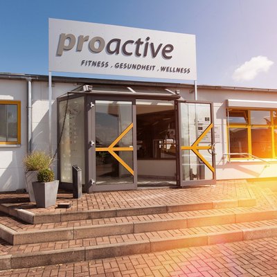 Außenansicht des Fitnessstudios proactive Roth